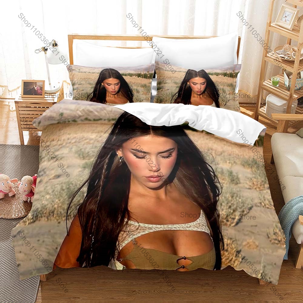 3D Printing Viral - Viral Influencer Leah Halton Print Duvet